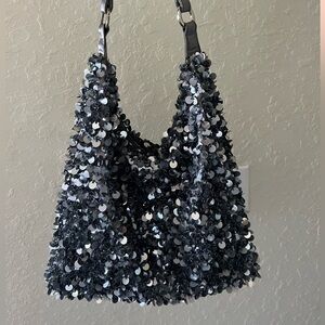 VINTAGE UNIQUE SASHA SEQUIN
SHOULDER BAG! STUNNING SILVER !